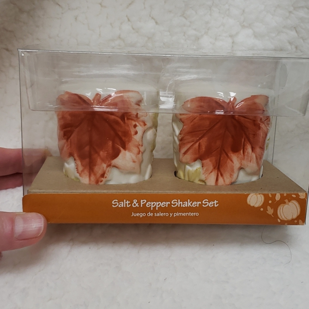 🍁Salt and Pepper Shaker Set Fall Decor